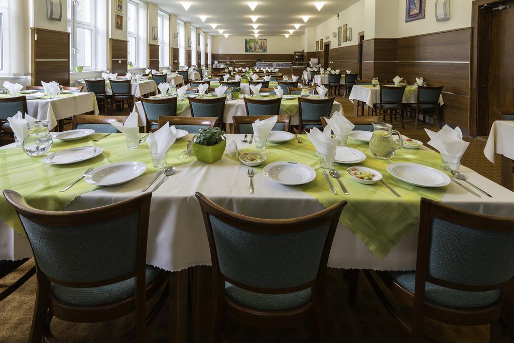 Hotel Skalka Rajecke Teplice Luaran gambar